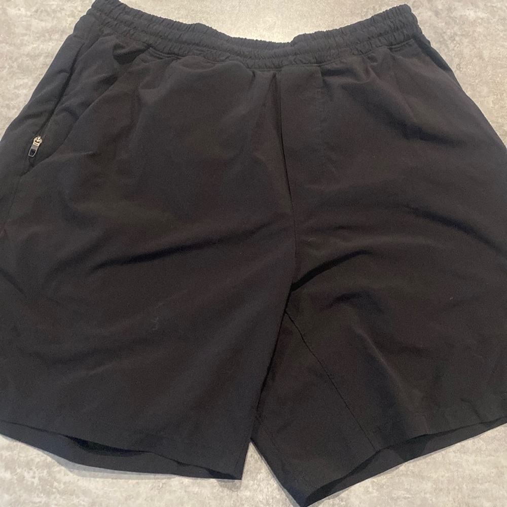 Lulu Linerless Pacebreaker Black
- 7” Inseam
- Size Large